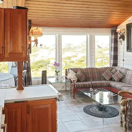 Three-bedroom Holiday In Vakantiehuis Skudeneshavn