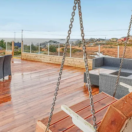 Three-bedroom Holiday In *
