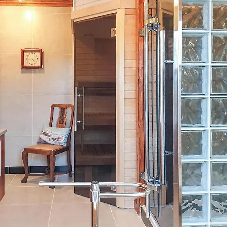 Three-bedroom Holiday In Vakantiehuis Skudeneshavn