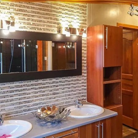 Three-bedroom Holiday In Vakantiehuis *