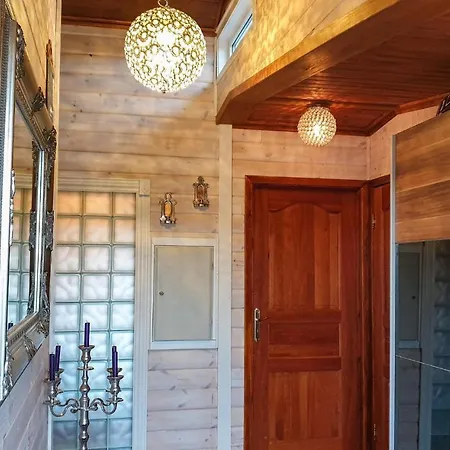 Vakantiehuis Three-bedroom Holiday In *